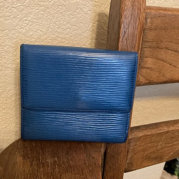 Louis Vuitton Paris Epi Porte Feiulle Elise Bifold Wallet with COA - Picture 2 of 15